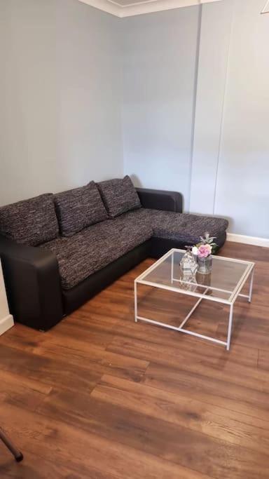 Beautiful Modern Apartment On Wick Lane Λονδίνο Εξωτερικό φωτογραφία